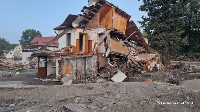 Inżynierowie budownictwa w walce ze skutkami powodzi